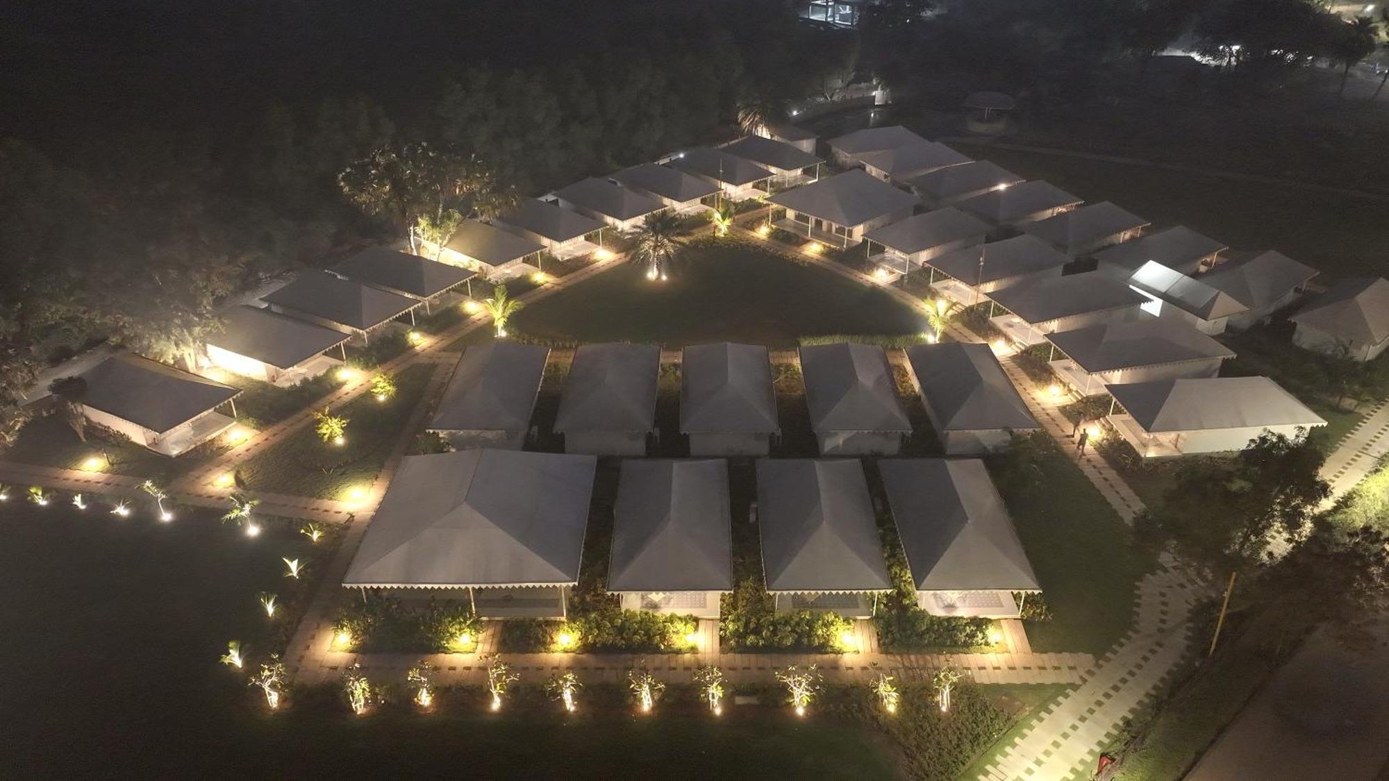 The Fern Seaside Luxurious Tent Resort Daman Ngoại thất bức ảnh