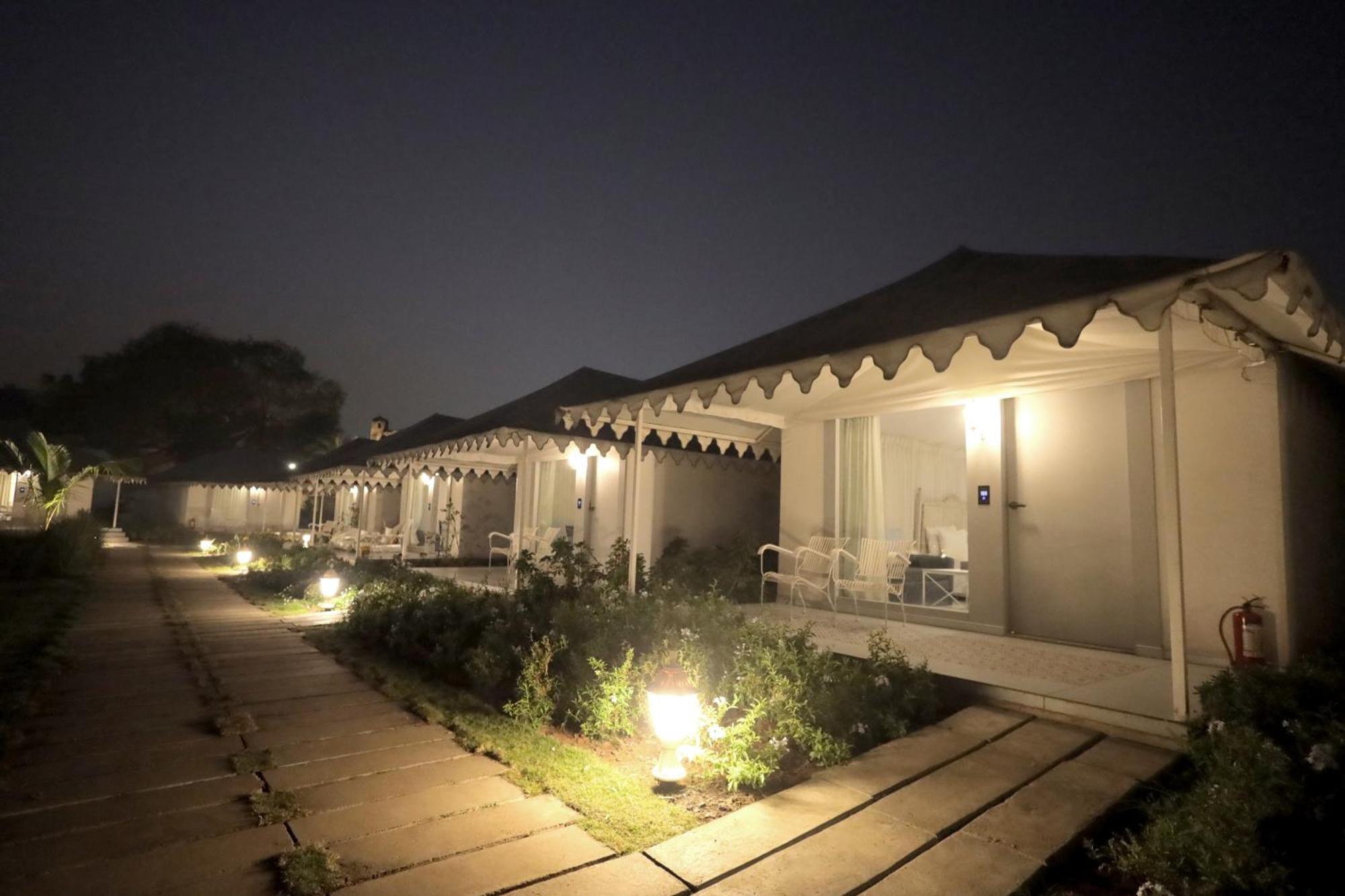 The Fern Seaside Luxurious Tent Resort Daman Ngoại thất bức ảnh
